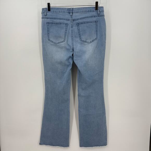 AZI New York Women's Size 8 Light Wash Scalloped Hem Bootcut Jeans 30 x 30 - Picture 4 of 8